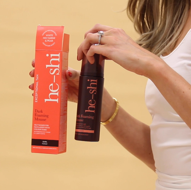Video demonstrating the steps to apply He-Shi Dark Foaming Mousse. The steps include:
Step 1 - Grab your velvet tanning mitt and apply a few pumps of Dark Foaming Mousse onto the mitt
Step 2 - Apply tan in circular motions. Use the colour guide to ensure your tan is patch-free and flawless
Step 3 - When tanning tricky places, we recommend using a makeup brush and lightly blending
Step 4 - Allow to dry and let it develop for 6 to 8 hours